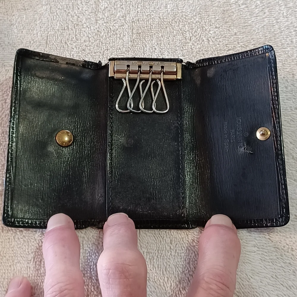 Louis Vuitton Men's Black Leather Key Holder Hold Snap Women's
